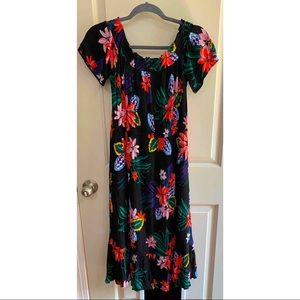 Old Navy Women’s Tropical dress size medium